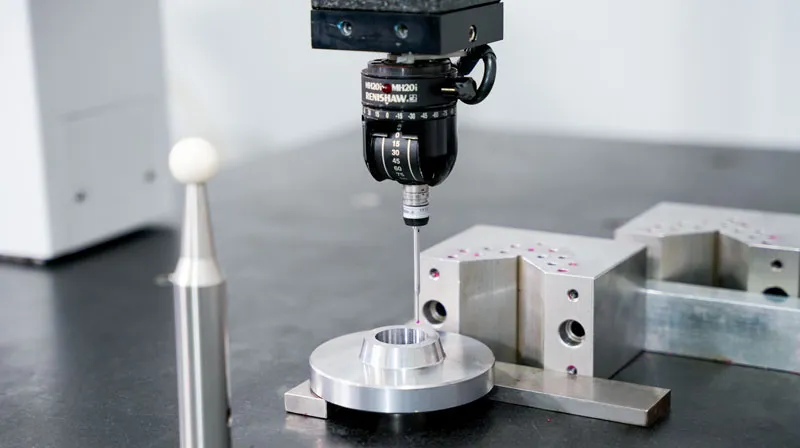 machining-equipment - CNC machining center at Lihe factory