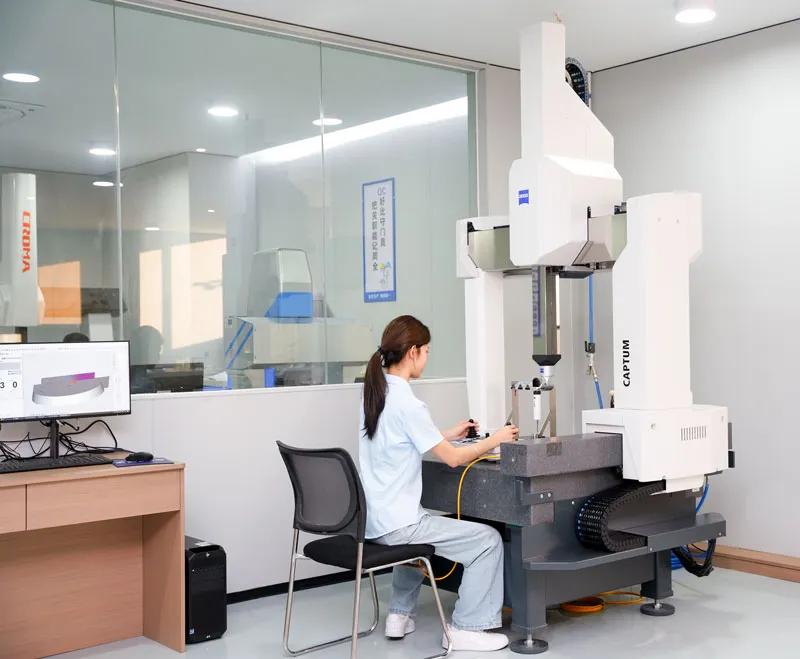 17394412102425995 - High precision mold base manufacturing